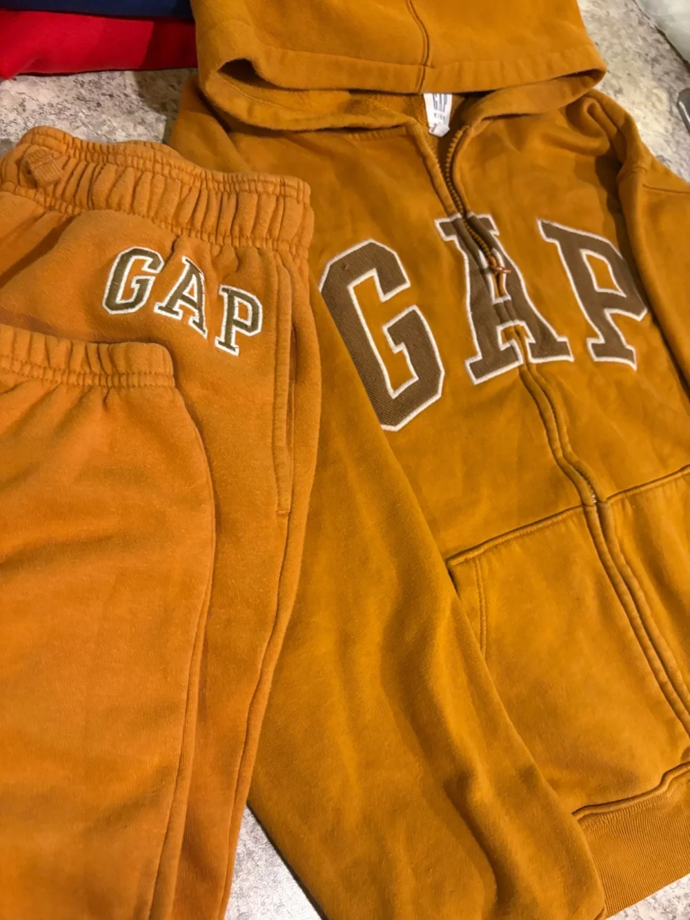 XXL (14) GAP 3 Hooded Zip Sweatshirt & Jogger Sets/Lot in Mustard, Red,& Navy